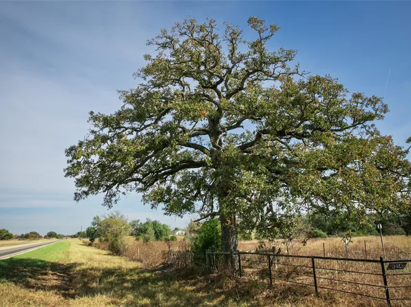 4254 Fm 180, Ledbetter, TX 78946