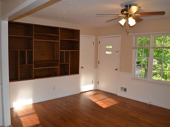 living room built in shelves