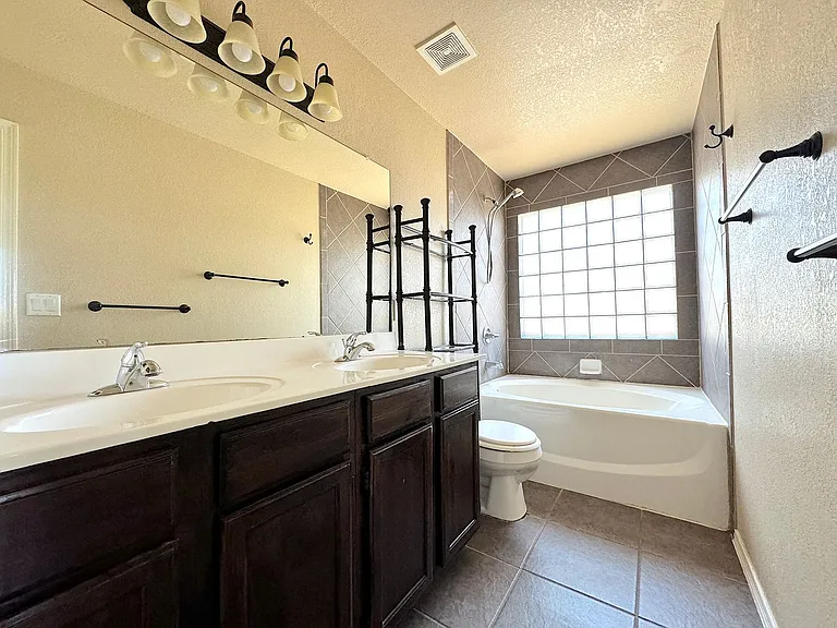 12981 Alfredo Apodaca — Photo 16