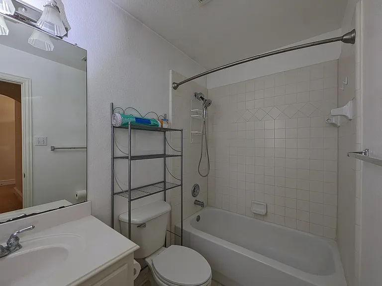 9200 Blue Water Dr — Photo 6