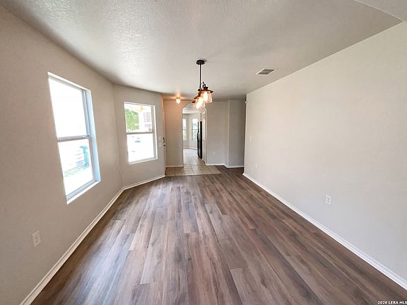5th image of 8906 Mission Brk
