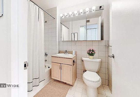 4th image of 340 E 29th St #7J
