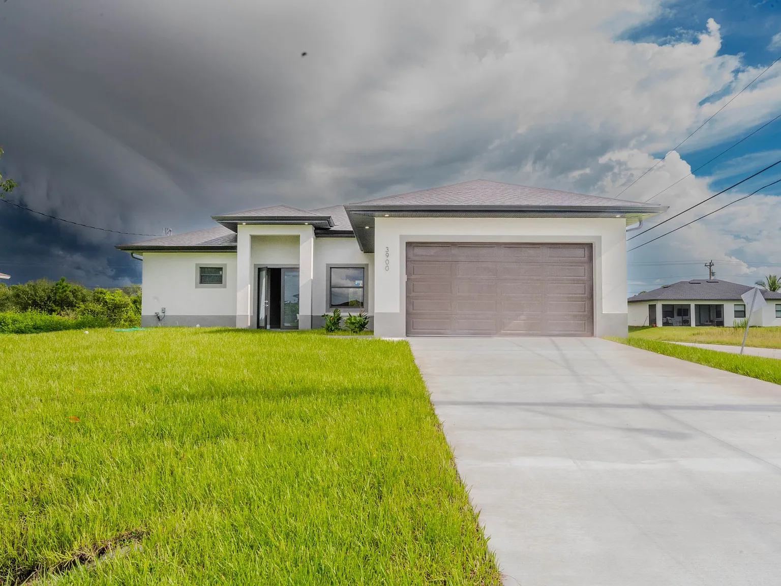 3 bed, 2.5 bath, 2046 sqft, $1,800 — Photo 1