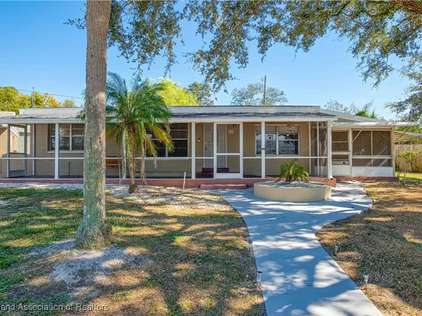 67 Lake Henry Dr, Lake Placid, FL 33852