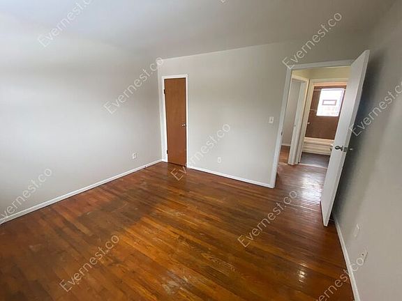 4th image of 1245 Crestwood Ave APT A