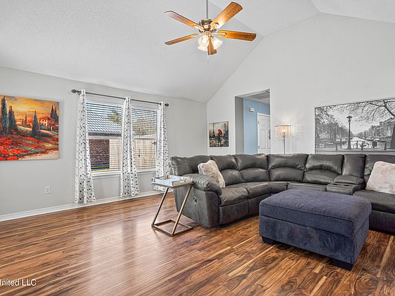 3rd image of 10401 Cottage Ct