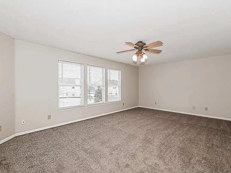 5636 N Littleton Dr — Photo 12