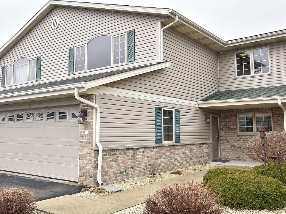 1st image of 686 Stoney Creek Ct APT 3