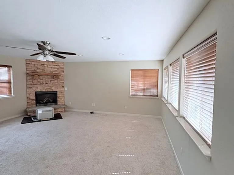 161 Northlake Ave — Photo 23