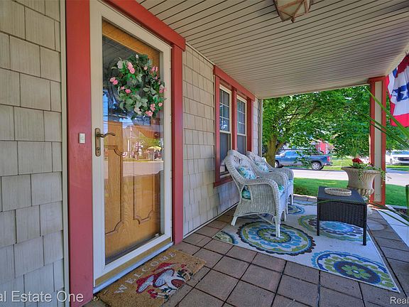 4th image of 4 N Church St