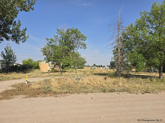 3rd image of 807 Mitchell Ct