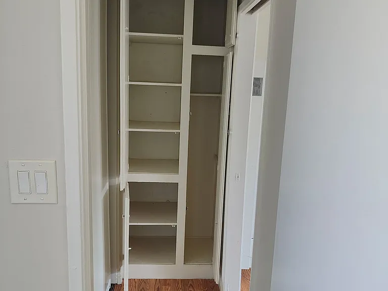 566 W 26th St #3 — Photo 9