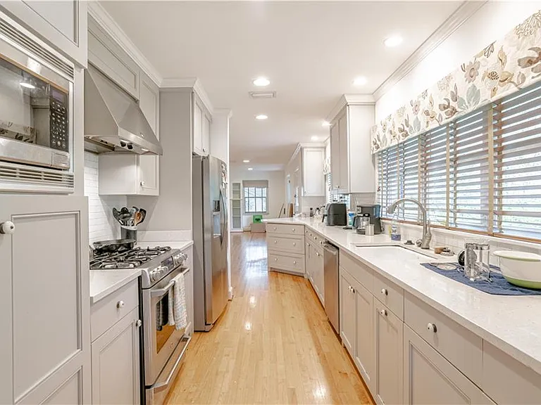 324 Dalewood Dr — Photo 6