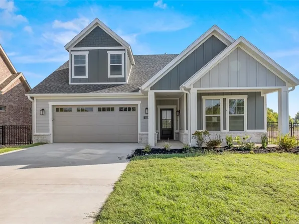 4150 W Huron Loop, Fayetteville, AR 72704