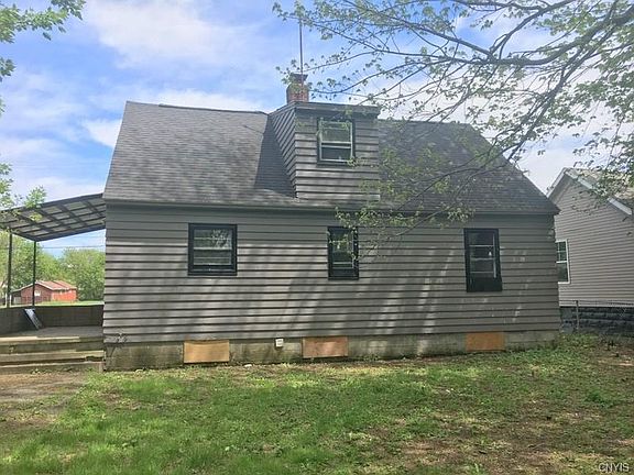 2nd image of 120 Huron St