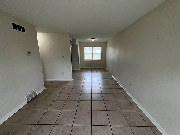 4th image of 580 Blackhawk Rd