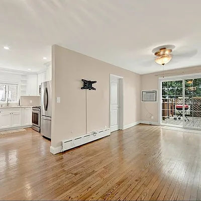 Rented by R New York | media 4