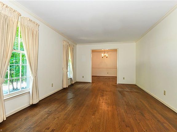 4th image of 1708 Foxhollow Rd