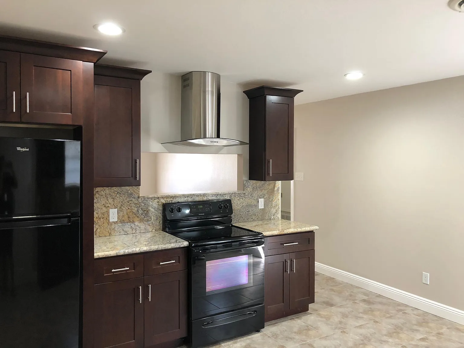 2 bed, 1100 sqft, $1,600 — Photo 3