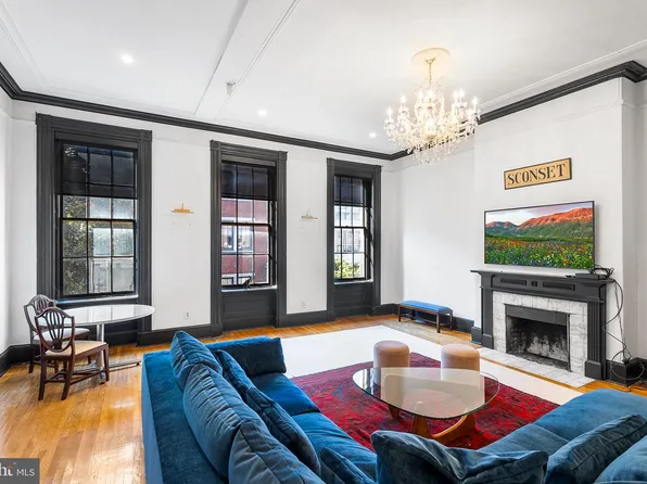 1033 Spruce St APT 200, Philadelphia, PA 19107