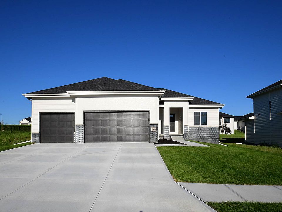 1st image of 5422 S 206th Ave