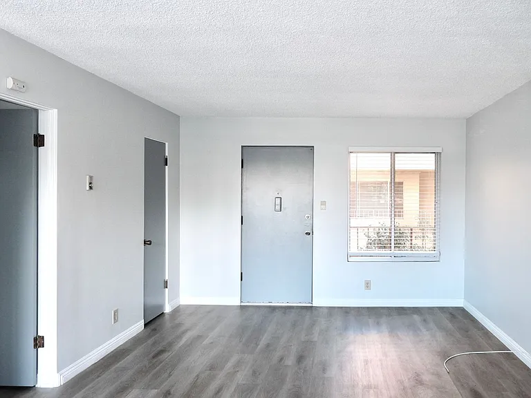 700 E. 5th St. — Photo 21