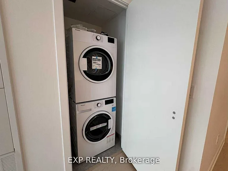 252 Church St #5510 — Photo 11