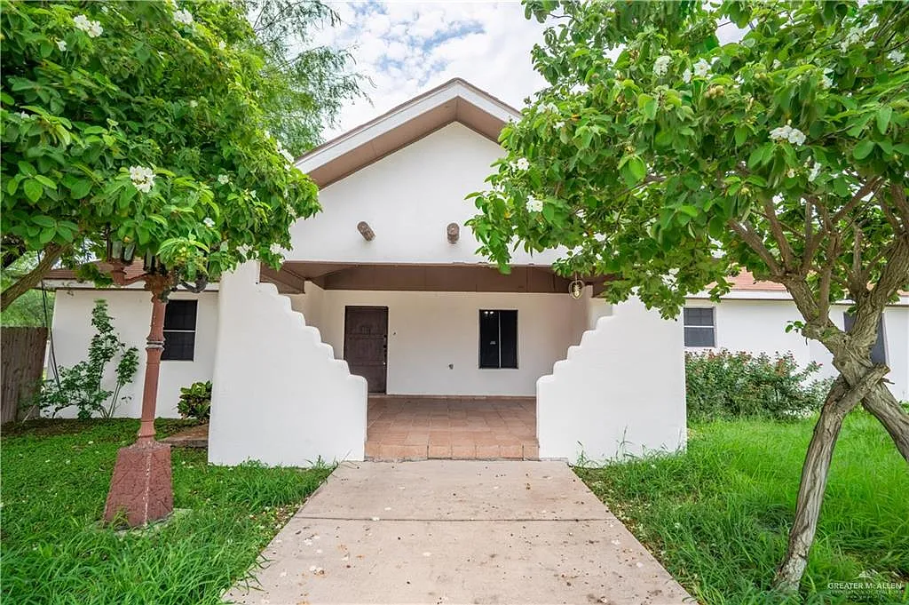 3 bed, 2.5 bath, 2333 sqft, $1,750 — Photo 2