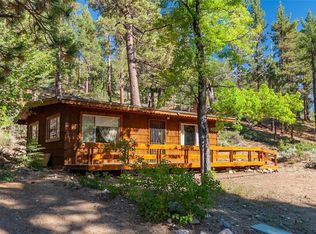 1067 Canyon Rd, Fawnskin, CA 92333