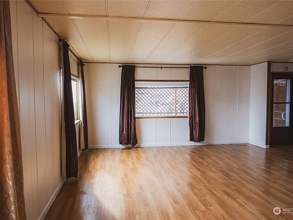 4th image of 1236 Jones Ave