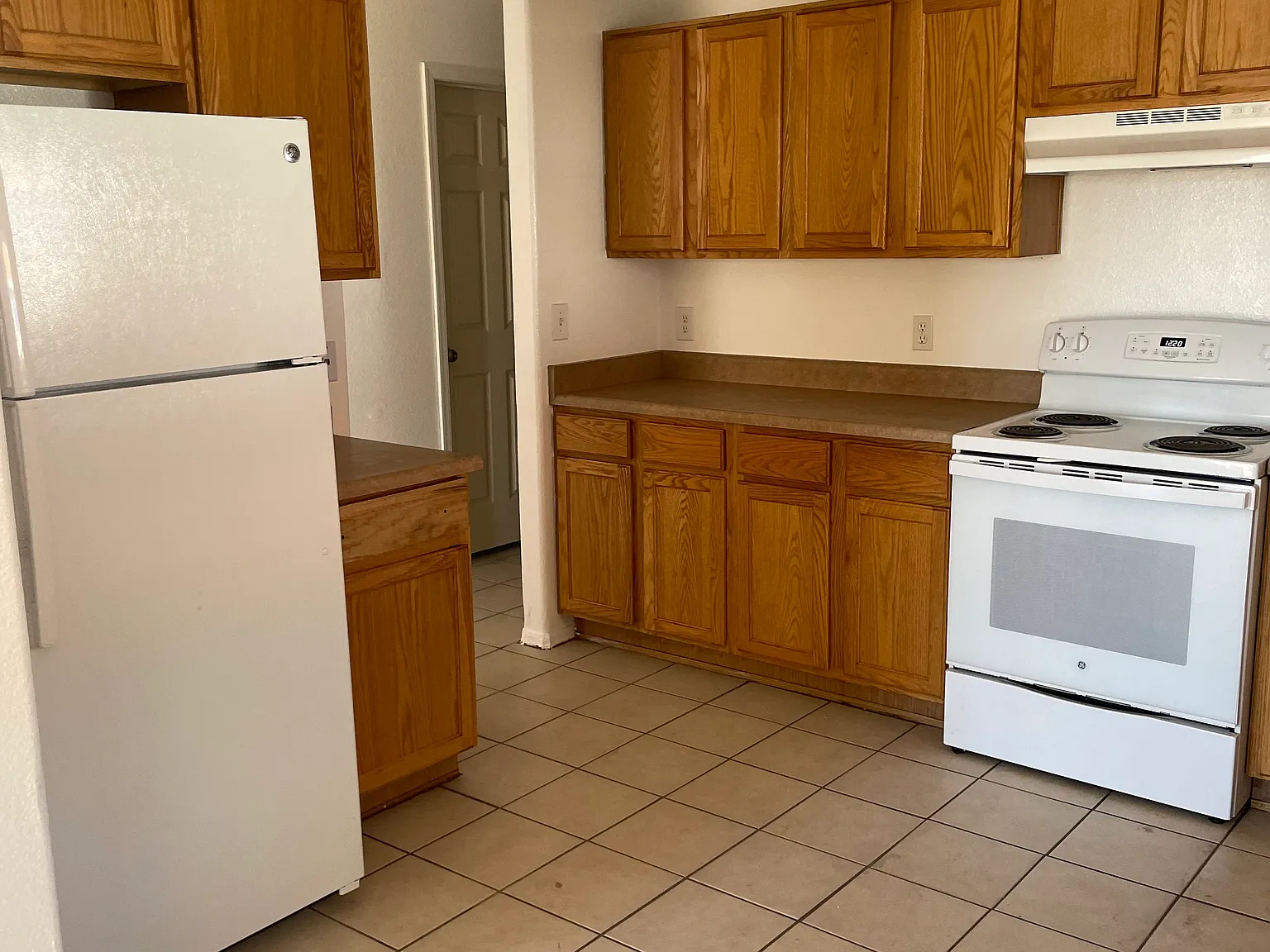 3 bed, 1281 sqft, $1,400 — Photo 3