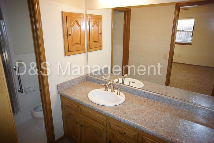 2nd image of 105 SW 99th St