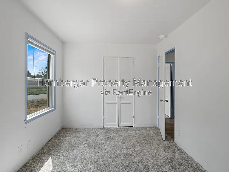 10106 N Wesley St — Photo 12