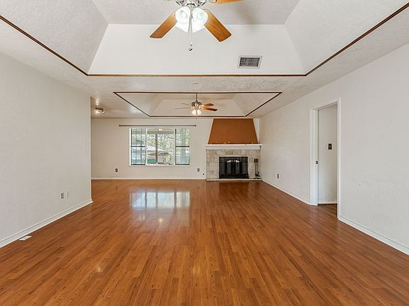 5th image of 205 Sparkman Dr