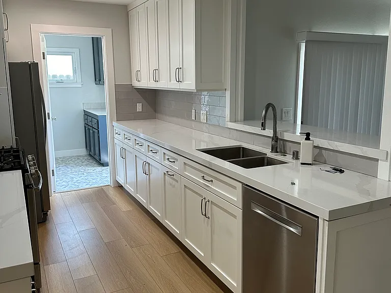 2125 Fidler Ave — Photo 6