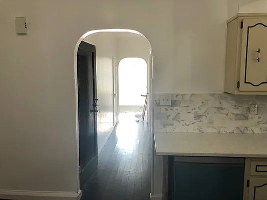 Rented by 18 REALTY | media 8