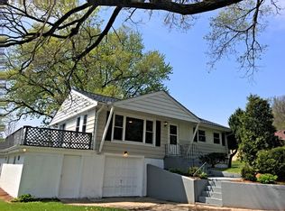 8519 W Sunset Dr, Wonder Lake, IL 60097