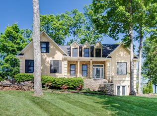 695 Oak Chase Blvd, Lenoir City, TN 37772