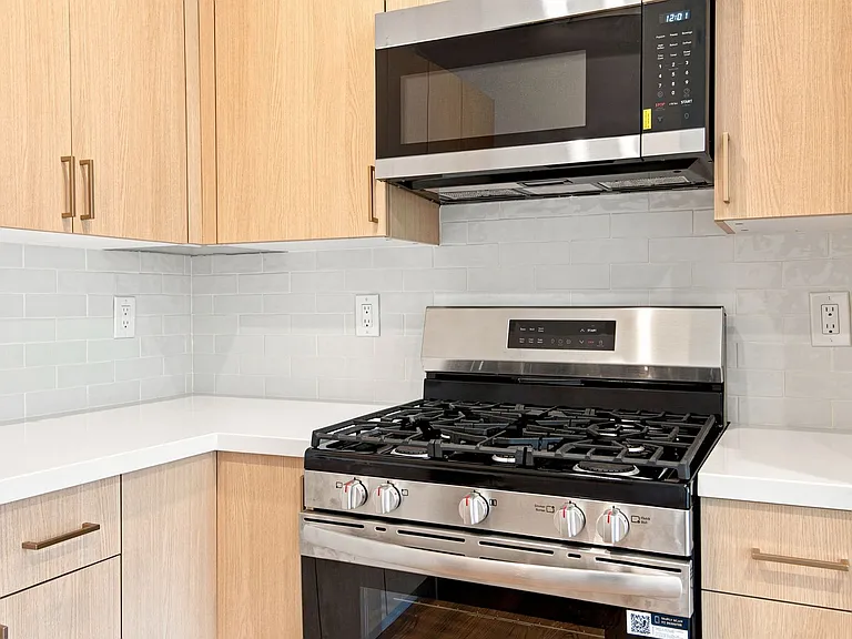 1734 Greenwich St #2 — Photo 13
