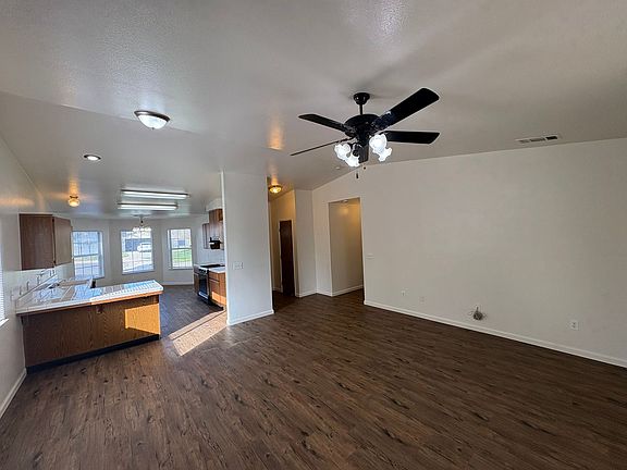 3rd image of 2403 W Sweet Ct
