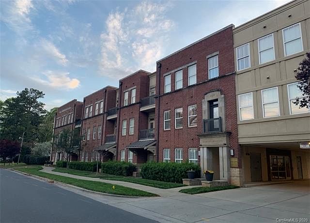 1st image of 2934 Selwyn Ave
