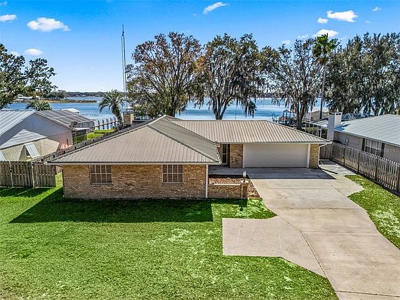 2nd image of 10916 SE Timucuan Rd