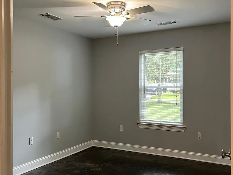 71187 Sanders St — Photo 15