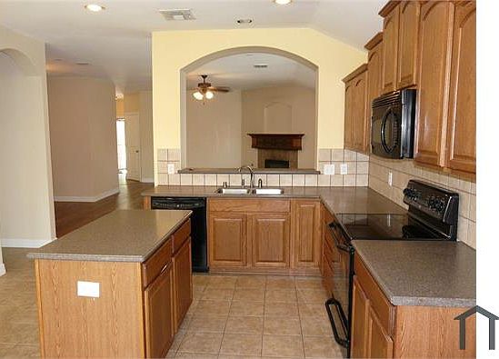 3rd image of 1808 Kittyhawk Dr