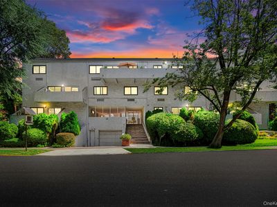 21 Canterbury Road #2, Great Neck, NY, 11021