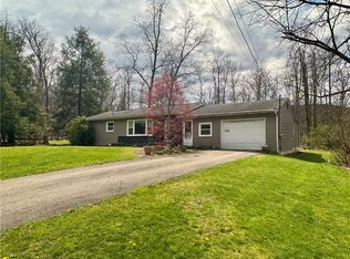 132 School St, Laughlintown, PA