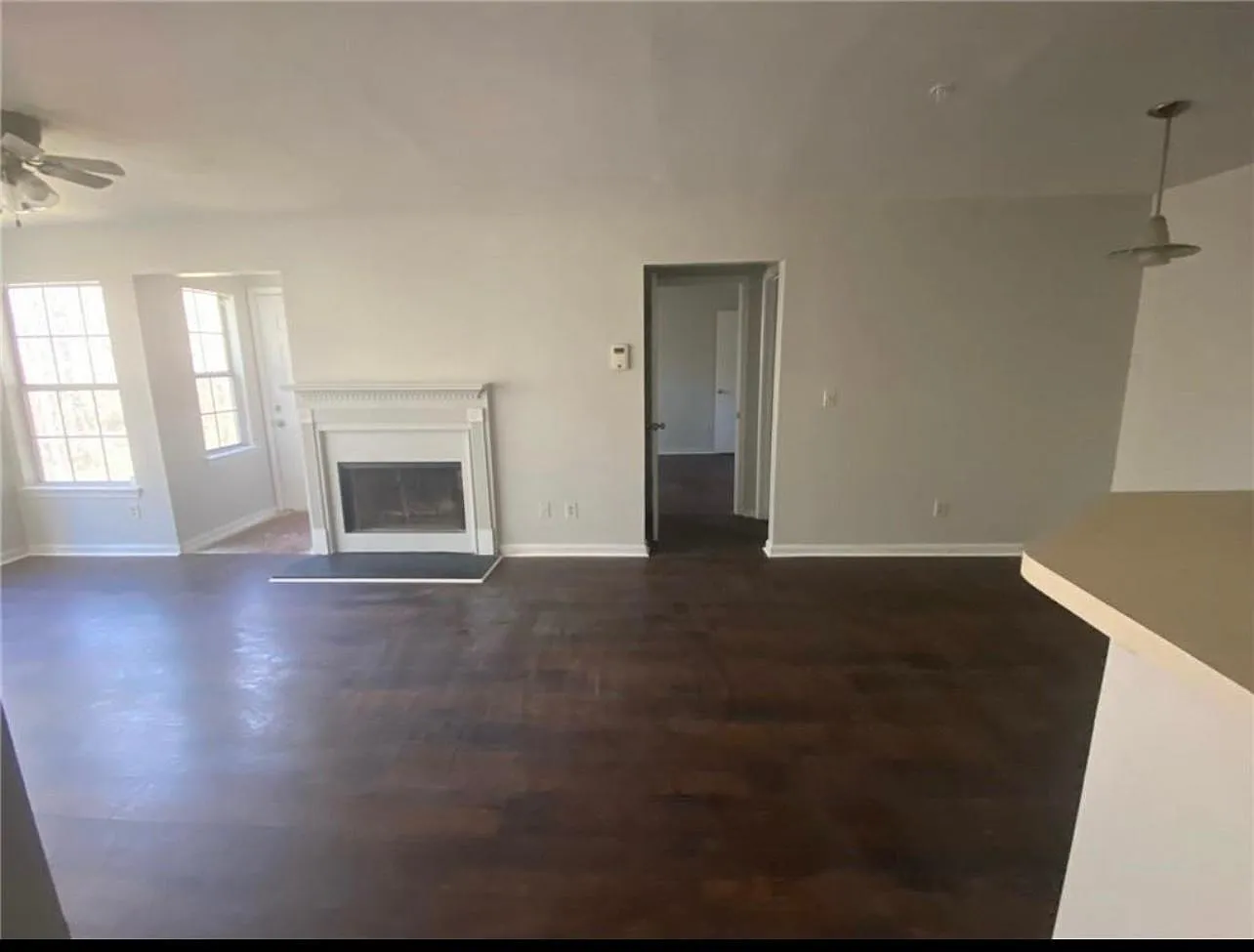 2 bed, 1064 sqft, $1,350 — Photo 4