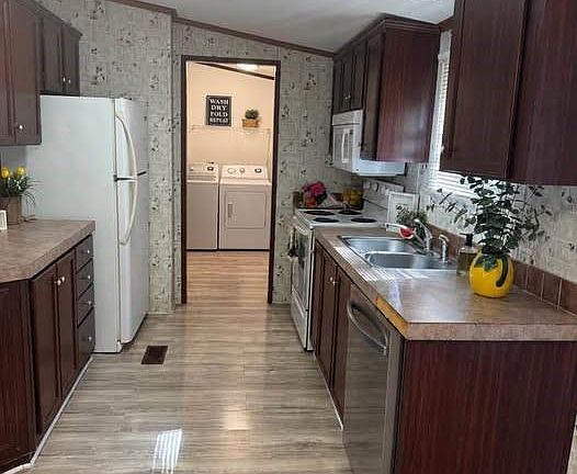 3rd image of 15203 Paradise Cove Dr