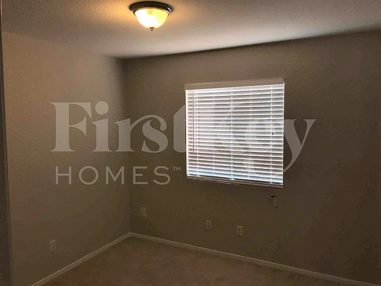 3313 N 85th Ln — Photo 8