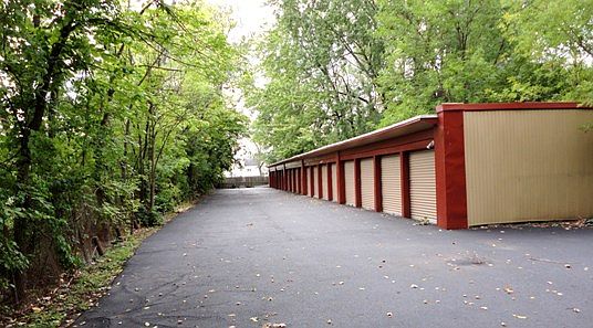 Garage Right Side View